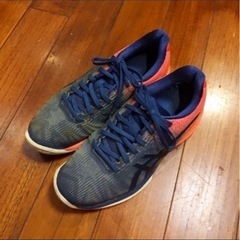 アシックス　テニスシュ一ズ23の画像