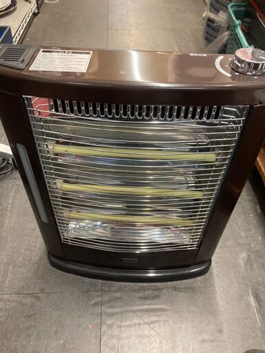 ☆中古￥3,000！YAMAZEN　電気ストーブ　家電　2017年製　DSE-KC105型　【BL094】