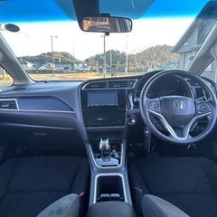 シャトル★希少4WD★美品ハイブリッド【ホンダセンシング】車検R7年12月迄・自動ブレーキ・車間制御クルコン・レーン維持・先行車発信通知…相談可の画像