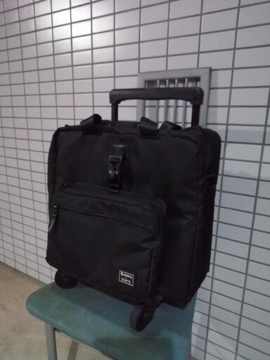 【美品／限定品】スワニー４輪キャリーバック(スターツコラボⅢ M21)
