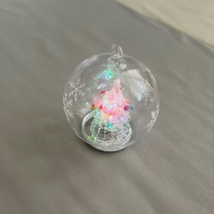 クリスマス 雪の結晶 光るガラスドーム の画像