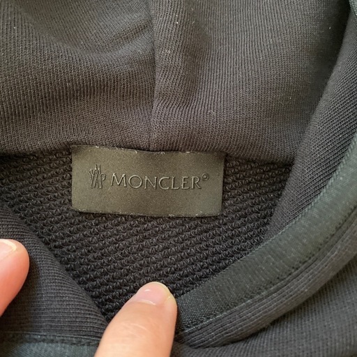 極美品！本物保証☆MONCLER Cropped パーカー S 黒