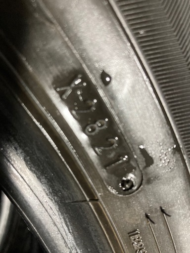 ｽﾀｯﾄﾞﾚｽﾀｲﾔ(ﾎｲｰﾙなし)215/55R17