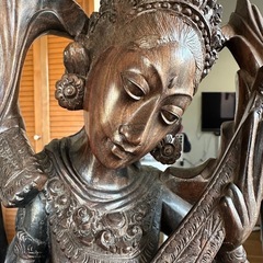 バリ島サラスワティ像の画像