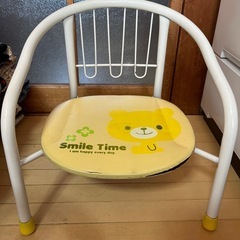 差し上げます！子供イスの画像