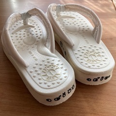 キッズサンダルの画像