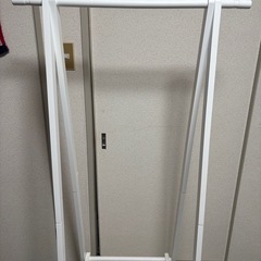 ハンガーラック白の木製