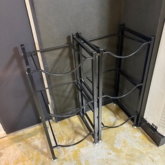 ウォーターサーバー用　ボトルホルダー　スタンド　スチール　水タンク　ストッカー　引き取り限定　姫路市役所付近　クリスタルクララ　アクアクララ　2段　ブラック　黒　一台千円　2台ありますの画像