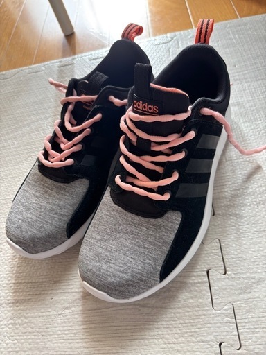 adidasのスニーカー（受け渡し予定者決定）
