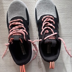 adidasのスニーカー（受け渡し予定者決定）の画像