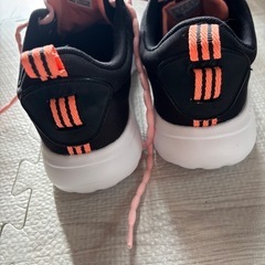 adidasのスニーカー（受け渡し予定者決定）の画像