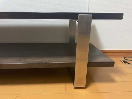 ほぼ新品の5万円したTVボードです　サイズ 幅150cm  高さ35cm. 奥行き35cm