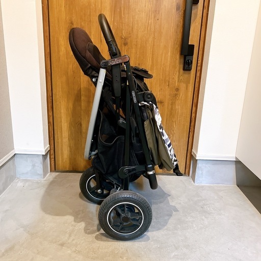 Aprica ベビーカー 黒・オリーブ 3輪　アップリカ