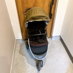 Aprica ベビーカー 黒・オリーブ 3輪　アップリカの画像