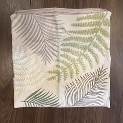 美品　クッションカバー　ニトリ