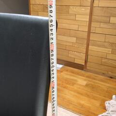椅子 レザー調の画像