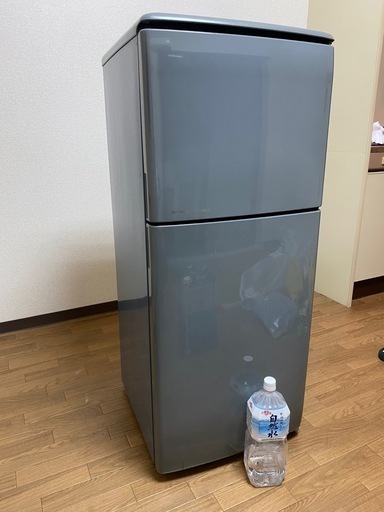SHARPシャープ冷蔵庫。キンキンに冷えます^ ^女性専用建物なのでご配慮してくださる方