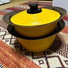 お話中(^^)値下げしました　黄色の鍋深い浅い2個セット