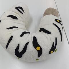 幼虫ネックピロー