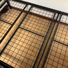シングルベッド下