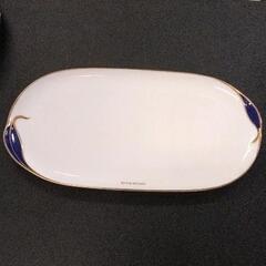 1220-046 皿 GIVENCHY
