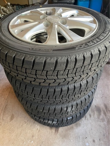 2023年製ダンロップスタッドレスタイヤ 155/65/14 アルミホイール付き