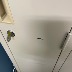 引き取りのみ　UCHIDA会社用ロッカー　鍵付き　鏡つきの画像