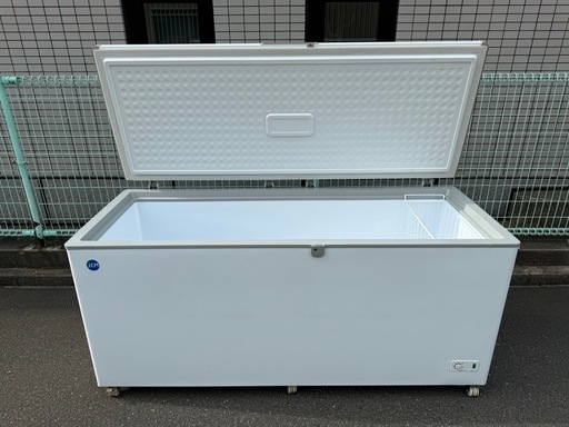 美品　ジェーシーエム　JCM　業務用　冷凍庫　フリーザー　５４２L　キャスター付き　２０２２年製　JCMC-556