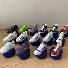 アディダス　シューズ　ボトルキャップ