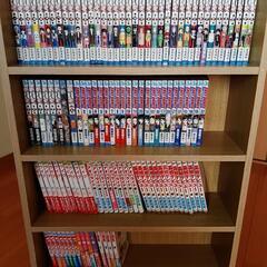 マンガと本棚の画像