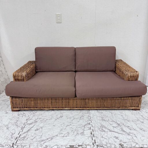 値引き 21148  2人掛けソファ　ラタン、アジア家具　幅137cm NissenHARIYONO   ◆大阪市内・東大阪市他 6,000円以上ご購入で無料配達いたします！◆ ※京都・高槻・枚方方面◆神戸・西宮・尼崎方面◆生駒方面　それぞれ条件付き無料配送あり！