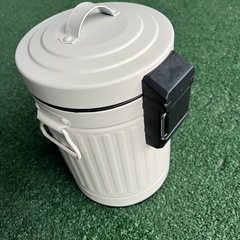 ゴミ箱の画像