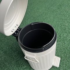 ゴミ箱の画像