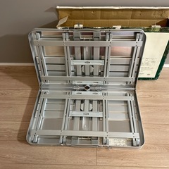 【未使用品】Coleman アルミ ピッニックテーブル キャンプ BBQの画像