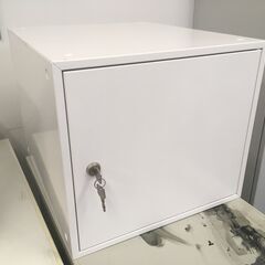 K スタッキングスチールロッカー １人用 カギ付き ホワイト①【中古】