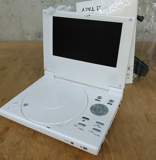 品質保証☆配達有り！2500円(税別）7インチ ポータブルDVDプレーヤー 説明書付き