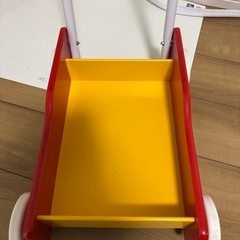 ブリオの手押し車の画像