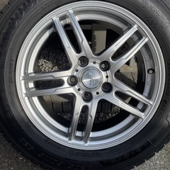 ２０５／６０Ｒ１６　　２１年製　プリウス　
の画像