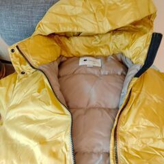 試着のみ新品同様ミズノブレスサーモダウンジャケットの画像