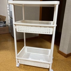 キャスター付きプラスチックワゴンの画像