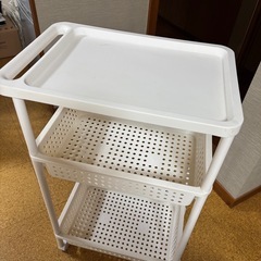 キャスター付きプラスチックワゴンの画像