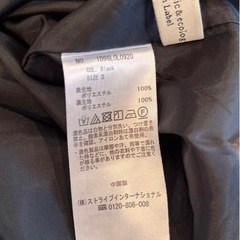 earth フレアスカート ブラック　黒　ウエストゴム　花柄　小花柄　スカートの画像
