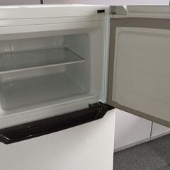 ハイセンス　２ドア冷蔵庫　HR-B12　白色　120L 『中古良品、パーツ不足』2020年の画像