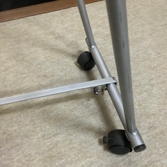 スチール製パンフレットスタンドの画像