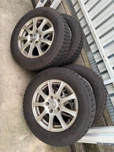 【購入者決定！】スタッドレスタイヤ 205/65R/15アルミ付き4本セット