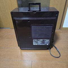 空気清浄機EP-Z30Rと加湿セラミックファンヒーターEFH-1216Dの画像