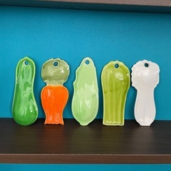 無料にしました。野菜　陶器の飾りの画像