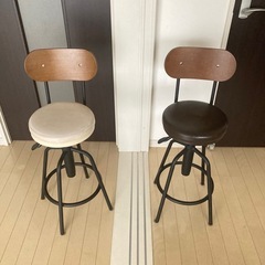カウンターテーブル、チェア2脚セットの画像