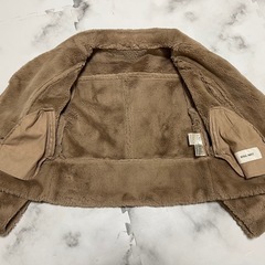 ショート丈もこもこアウターの画像