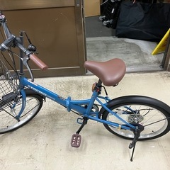 I2412-650 PROVROS 20インチ折りたたみ自転車 6段変速 カゴ付き 年式表記無し キズ汚れ有り タイヤの空気少な目です 後輪ブレーキの効きが悪いです（前輪ブレーキはOK） ギア変速動作確認済み 店頭では空気を入れることはできません 現状お渡しの画像